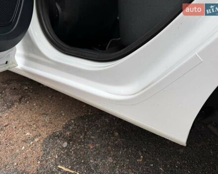 Белый Форд Фиеста, объемом двигателя 1.3 л и пробегом 117 тыс. км за 6400 $, фото 36 на Automoto.ua