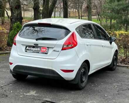 Білий Форд Фієста, об'ємом двигуна 1.4 л та пробігом 240 тис. км за 5990 $, фото 12 на Automoto.ua