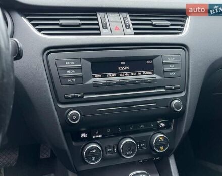 Білий Форд Фієста, об'ємом двигуна 1.4 л та пробігом 240 тис. км за 5990 $, фото 33 на Automoto.ua