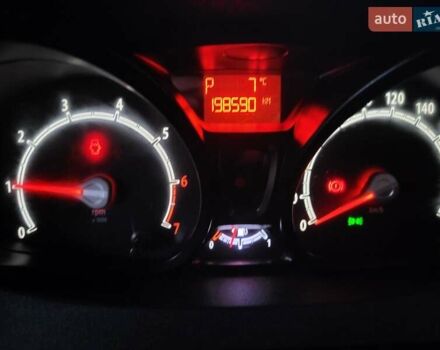 Белый Форд Фиеста, объемом двигателя 1.4 л и пробегом 198 тыс. км за 6700 $, фото 7 на Automoto.ua