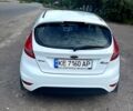 Белый Форд Фиеста, объемом двигателя 1.2 л и пробегом 80 тыс. км за 6000 $, фото 2 на Automoto.ua