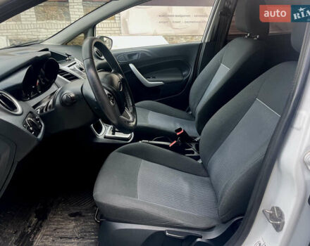 Білий Форд Фієста, об'ємом двигуна 1.39 л та пробігом 222 тис. км за 6800 $, фото 10 на Automoto.ua