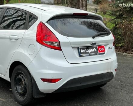 Белый Форд Фиеста, объемом двигателя 1.4 л и пробегом 240 тыс. км за 5990 $, фото 15 на Automoto.ua