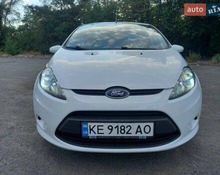 Белый Форд Фиеста, объемом двигателя 1.4 л и пробегом 119 тыс. км за 7900 $, фото 2 на Automoto.ua