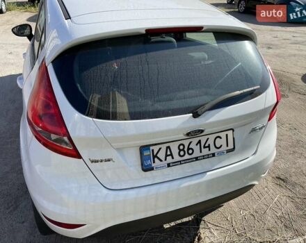 Форд Фиеста 2011 в Ирпене на Automoto.ua Белый Форд Фиеста, объемом двигателя 1.39 л и пробегом 124 тыс. км за 6000 $, фото 1 на Automoto.ua