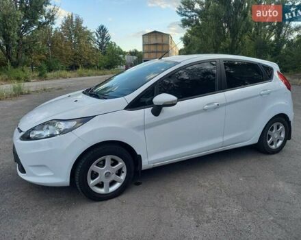 Белый Форд Фиеста, объемом двигателя 1.4 л и пробегом 119 тыс. км за 7900 $, фото 5 на Automoto.ua