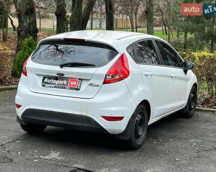Білий Форд Фієста, об'ємом двигуна 1.4 л та пробігом 240 тис. км за 5990 $, фото 12 на Automoto.ua