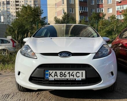 Белый Форд Фиеста, объемом двигателя 1.4 л и пробегом 123 тыс. км за 5500 $, фото 1 на Automoto.ua