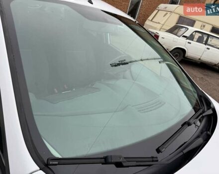 Белый Форд Фиеста, объемом двигателя 1.3 л и пробегом 117 тыс. км за 6400 $, фото 24 на Automoto.ua