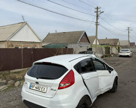 Білий Форд Фієста, об'ємом двигуна 1.24 л та пробігом 103 тис. км за 2000 $, фото 4 на Automoto.ua