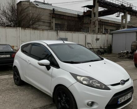 Белый Форд Фиеста, объемом двигателя 1.4 л и пробегом 230 тыс. км за 5400 $, фото 1 на Automoto.ua