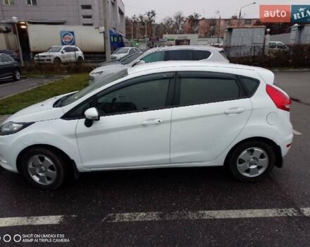 Білий Форд Фієста, об'ємом двигуна 1.39 л та пробігом 94 тис. км за 6700 $, фото 2 на Automoto.ua