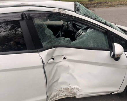 Белый Форд Фиеста, объемом двигателя 1.2 л и пробегом 103 тыс. км за 2500 $, фото 3 на Automoto.ua