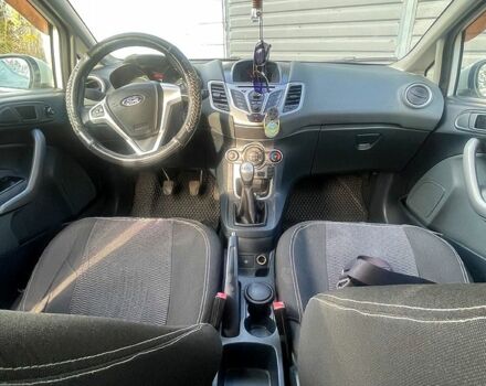 Белый Форд Фиеста, объемом двигателя 1.2 л и пробегом 250 тыс. км за 4999 $, фото 7 на Automoto.ua