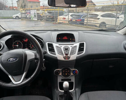 Белый Форд Фиеста, объемом двигателя 1.24 л и пробегом 212 тыс. км за 5400 $, фото 9 на Automoto.ua