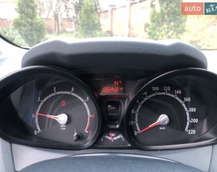 Білий Форд Фієста, об'ємом двигуна 1.25 л та пробігом 126 тис. км за 7500 $, фото 2 на Automoto.ua