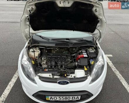 Білий Форд Фієста, об'ємом двигуна 1.4 л та пробігом 49 тис. км за 7500 $, фото 20 на Automoto.ua