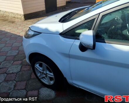 Белый Форд Фиеста, объемом двигателя 1.4 л и пробегом 186 тыс. км за 7000 $, фото 7 на Automoto.ua