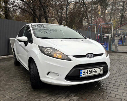 Белый Форд Фиеста, объемом двигателя 1.24 л и пробегом 212 тыс. км за 5400 $, фото 1 на Automoto.ua