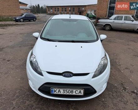 Белый Форд Фиеста, объемом двигателя 1.3 л и пробегом 117 тыс. км за 6400 $, фото 1 на Automoto.ua