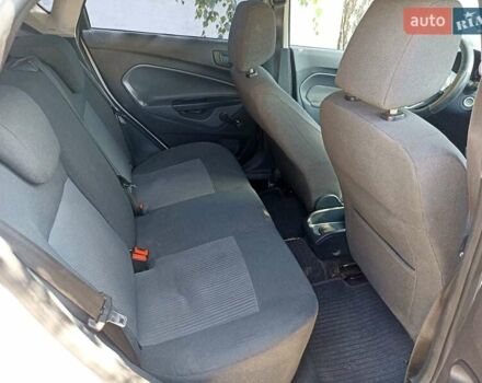 Белый Форд Фиеста, объемом двигателя 1.25 л и пробегом 150 тыс. км за 5000 $, фото 3 на Automoto.ua