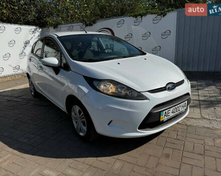 Форд Фиеста 2011 в Днепре (Днепропетровске) на Automoto.ua Белый Форд Фиеста, объемом двигателя 1.4 л и пробегом 160 тыс. км за 5999 $, фото 18 на Automoto.ua
