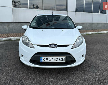 Белый Форд Фиеста, объемом двигателя 1.4 л и пробегом 220 тыс. км за 6950 $, фото 1 на Automoto.ua