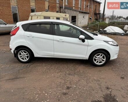 Белый Форд Фиеста, объемом двигателя 1.3 л и пробегом 117 тыс. км за 6400 $, фото 3 на Automoto.ua