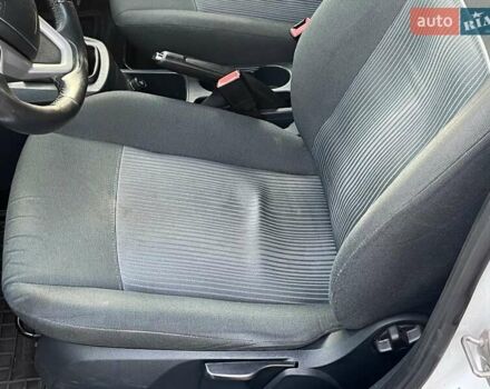 Білий Форд Фієста, об'ємом двигуна 1.2 л та пробігом 170 тис. км за 6290 $, фото 25 на Automoto.ua