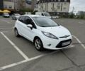 Білий Форд Фієста, об'ємом двигуна 1.4 л та пробігом 180 тис. км за 7150 $, фото 2 на Automoto.ua