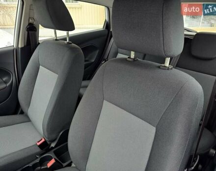 Білий Форд Фієста, об'ємом двигуна 1.25 л та пробігом 53 тис. км за 6400 $, фото 94 на Automoto.ua