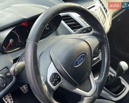 Білий Форд Фієста, об'ємом двигуна 1.2 л та пробігом 170 тис. км за 6290 $, фото 27 на Automoto.ua