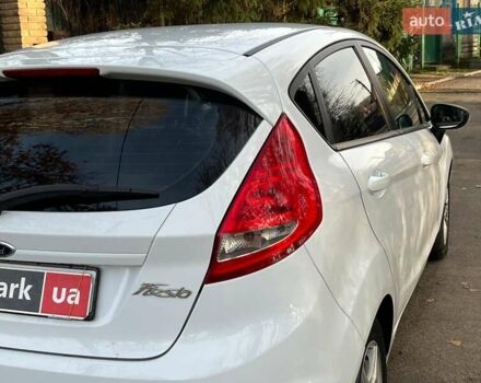 Білий Форд Фієста, об'ємом двигуна 1.2 л та пробігом 170 тис. км за 6290 $, фото 10 на Automoto.ua