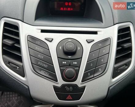 Білий Форд Фієста, об'ємом двигуна 1.2 л та пробігом 140 тис. км за 6990 $, фото 28 на Automoto.ua