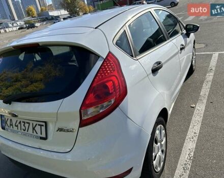 Белый Форд Фиеста, объемом двигателя 1.24 л и пробегом 90 тыс. км за 6400 $, фото 5 на Automoto.ua