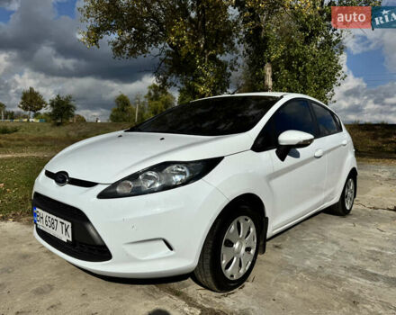 Форд Фиеста 2012 в Ананьеве на Automoto.ua Белый Форд Фиеста, объемом двигателя 1.4 л и пробегом 75 тыс. км за 8300 $, фото 7 на Automoto.ua