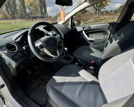 Форд Фиеста 2012 в Ананьеве на Automoto.ua Белый Форд Фиеста, объемом двигателя 1.4 л и пробегом 75 тыс. км за 8300 $, фото 9 на Automoto.ua