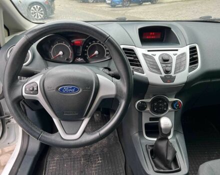 Білий Форд Фієста, об'ємом двигуна 1.2 л та пробігом 140 тис. км за 6990 $, фото 22 на Automoto.ua