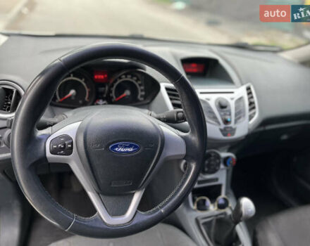 Білий Форд Фієста, об'ємом двигуна 1.4 л та пробігом 225 тис. км за 5900 $, фото 19 на Automoto.ua