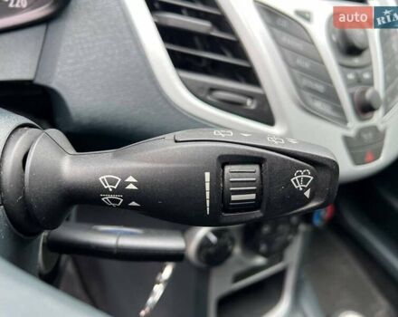 Білий Форд Фієста, об'ємом двигуна 1.2 л та пробігом 140 тис. км за 6990 $, фото 24 на Automoto.ua