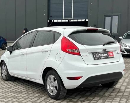 Білий Форд Фієста, об'ємом двигуна 1.2 л та пробігом 140 тис. км за 6990 $, фото 6 на Automoto.ua