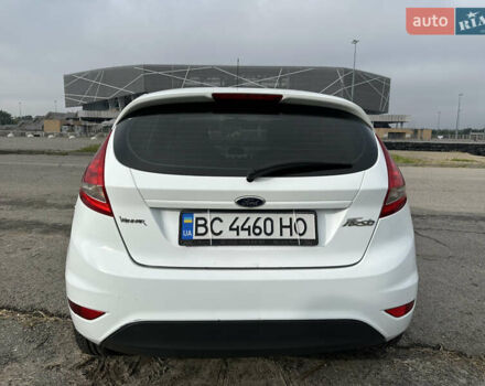 Белый Форд Фиеста, объемом двигателя 1.25 л и пробегом 140 тыс. км за 6300 $, фото 1 на Automoto.ua