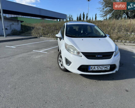 Білий Форд Фієста, об'ємом двигуна 1.6 л та пробігом 157 тис. км за 7800 $, фото 1 на Automoto.ua