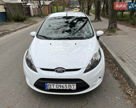 Білий Форд Фієста, об'ємом двигуна 1.4 л та пробігом 225 тис. км за 5900 $, фото 16 на Automoto.ua