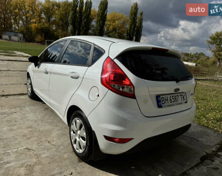 Форд Фиеста 2012 в Ананьеве на Automoto.ua Белый Форд Фиеста, объемом двигателя 1.4 л и пробегом 75 тыс. км за 8300 $, фото 3 на Automoto.ua