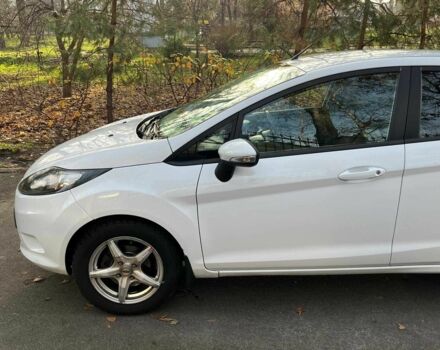 Білий Форд Фієста, об'ємом двигуна 1.2 л та пробігом 170 тис. км за 6290 $, фото 5 на Automoto.ua