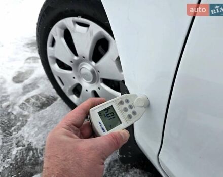 Білий Форд Фієста, об'ємом двигуна 1.25 л та пробігом 53 тис. км за 6400 $, фото 35 на Automoto.ua