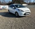 Білий Форд Фієста, об'ємом двигуна 1.39 л та пробігом 82 тис. км за 7500 $, фото 2 на Automoto.ua