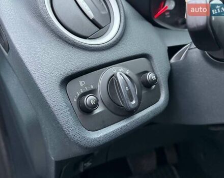 Білий Форд Фієста, об'ємом двигуна 1.39 л та пробігом 150 тис. км за 6990 $, фото 15 на Automoto.ua