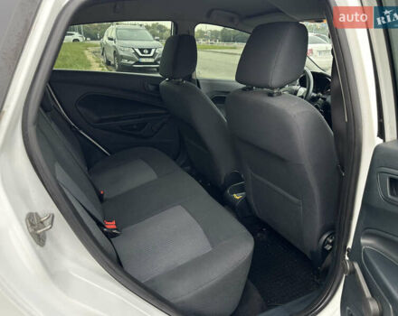 Белый Форд Фиеста, объемом двигателя 1.25 л и пробегом 140 тыс. км за 6300 $, фото 8 на Automoto.ua